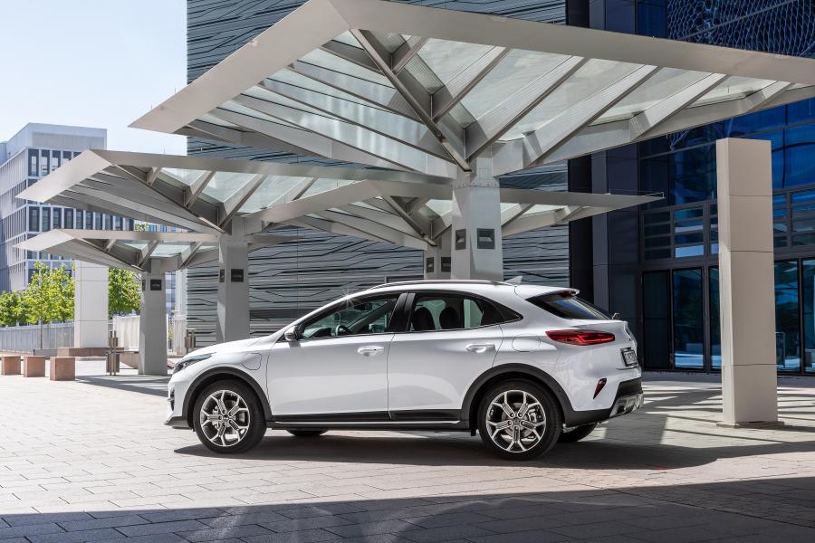  Kia XCeed PHEV 2019 года  (WW) (фото 17 из 30)